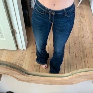 Very slimming buckle black flat jeans, stretchy